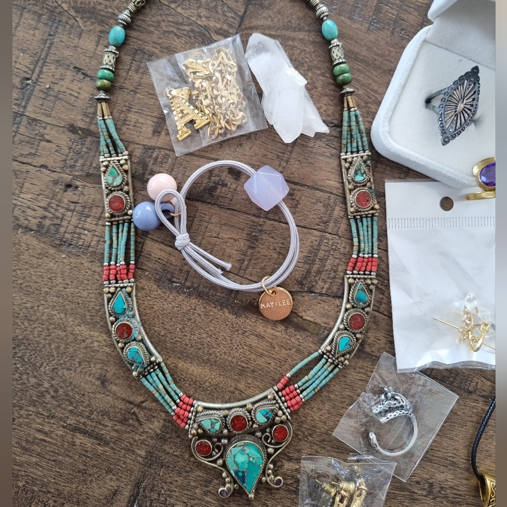 Assorted Jewellery Bundle - Picture 2 of 6